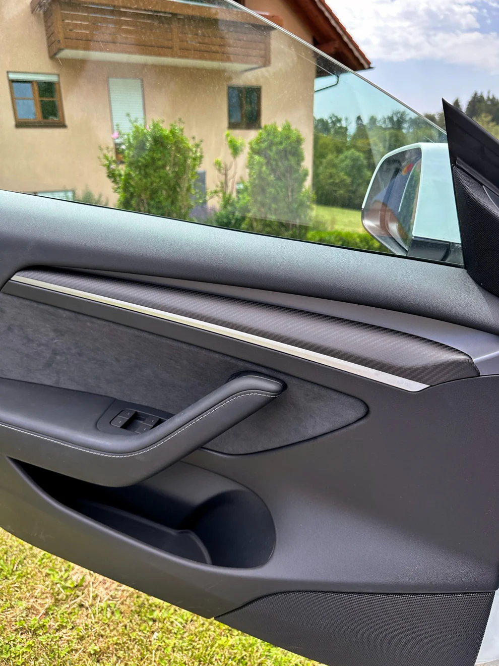 Carbon Türverkleidung für Tesla Model 3 & Y Foto