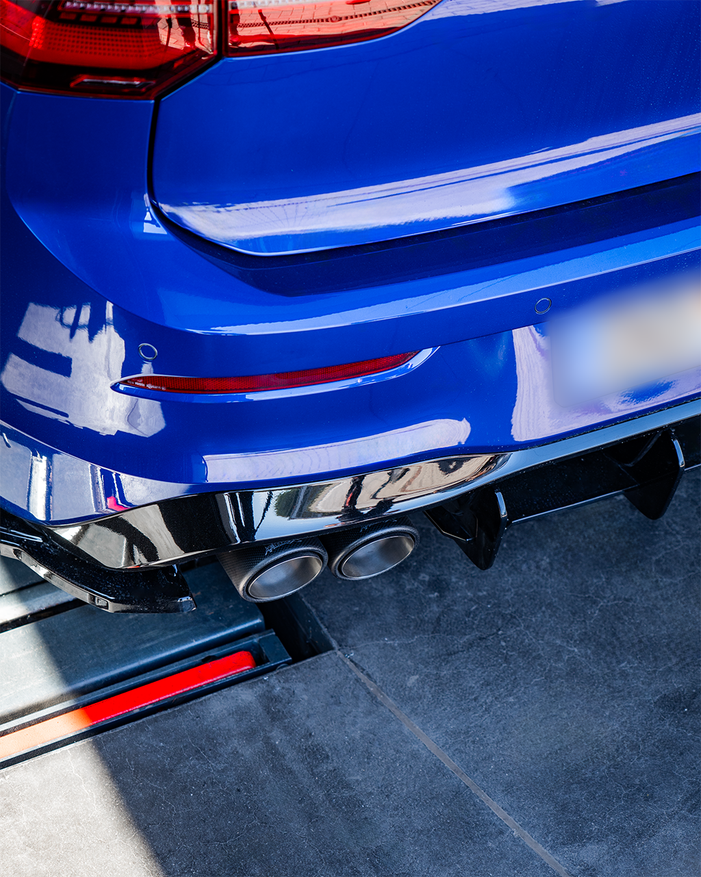 EGO-X Abgasanlage 3,5 Zoll für VW Golf 8 R Tuning Details