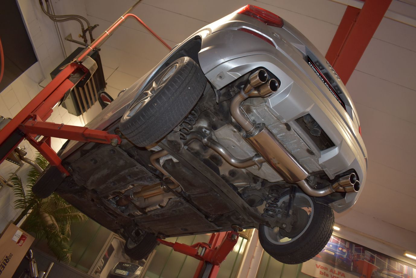 Friedrich Motorsport Duplex-Anlage Audi Q2 GA Foto