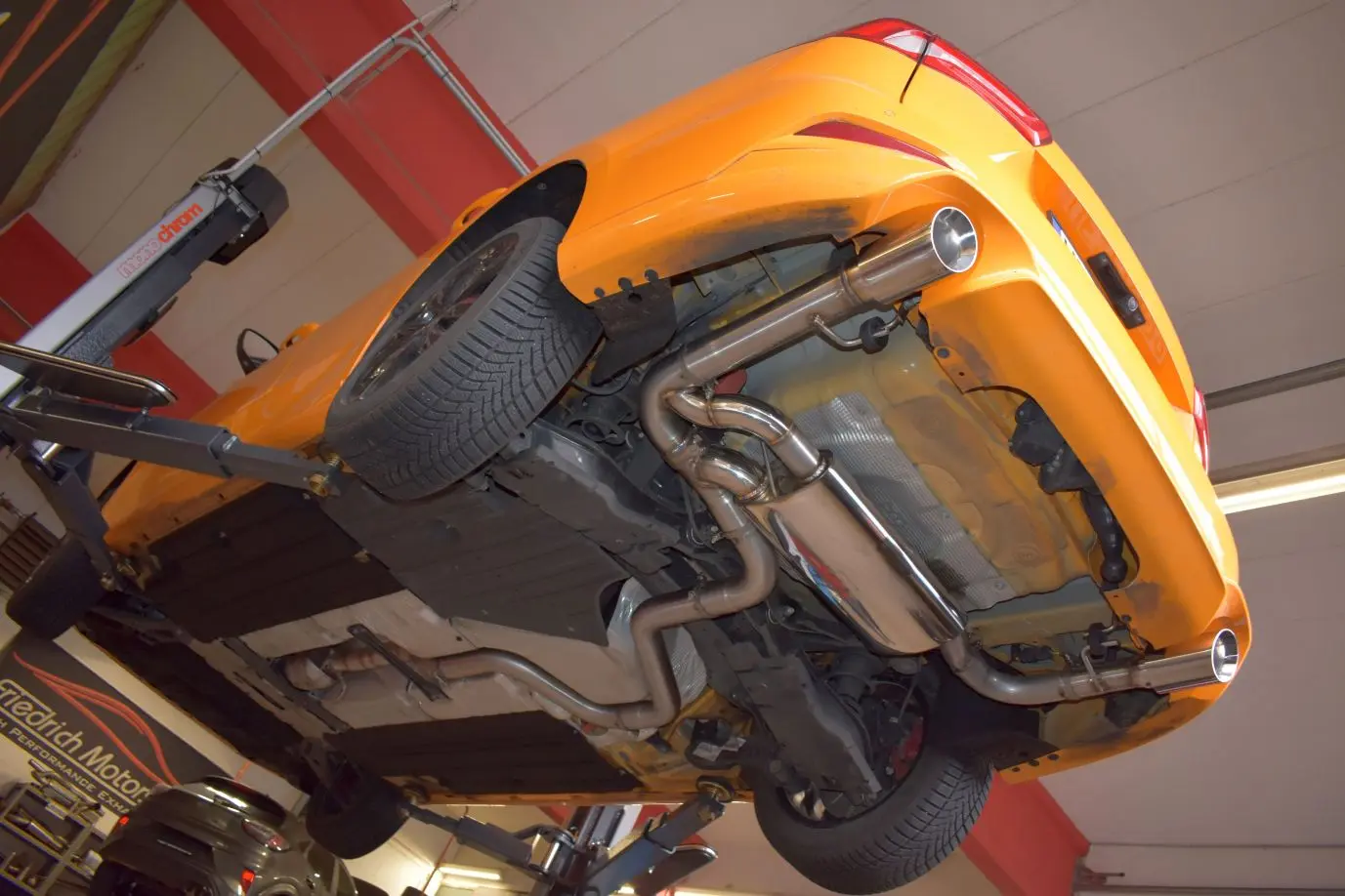 StreetBeast 76mm Duplex für Ford Focus MK4 ST Foto