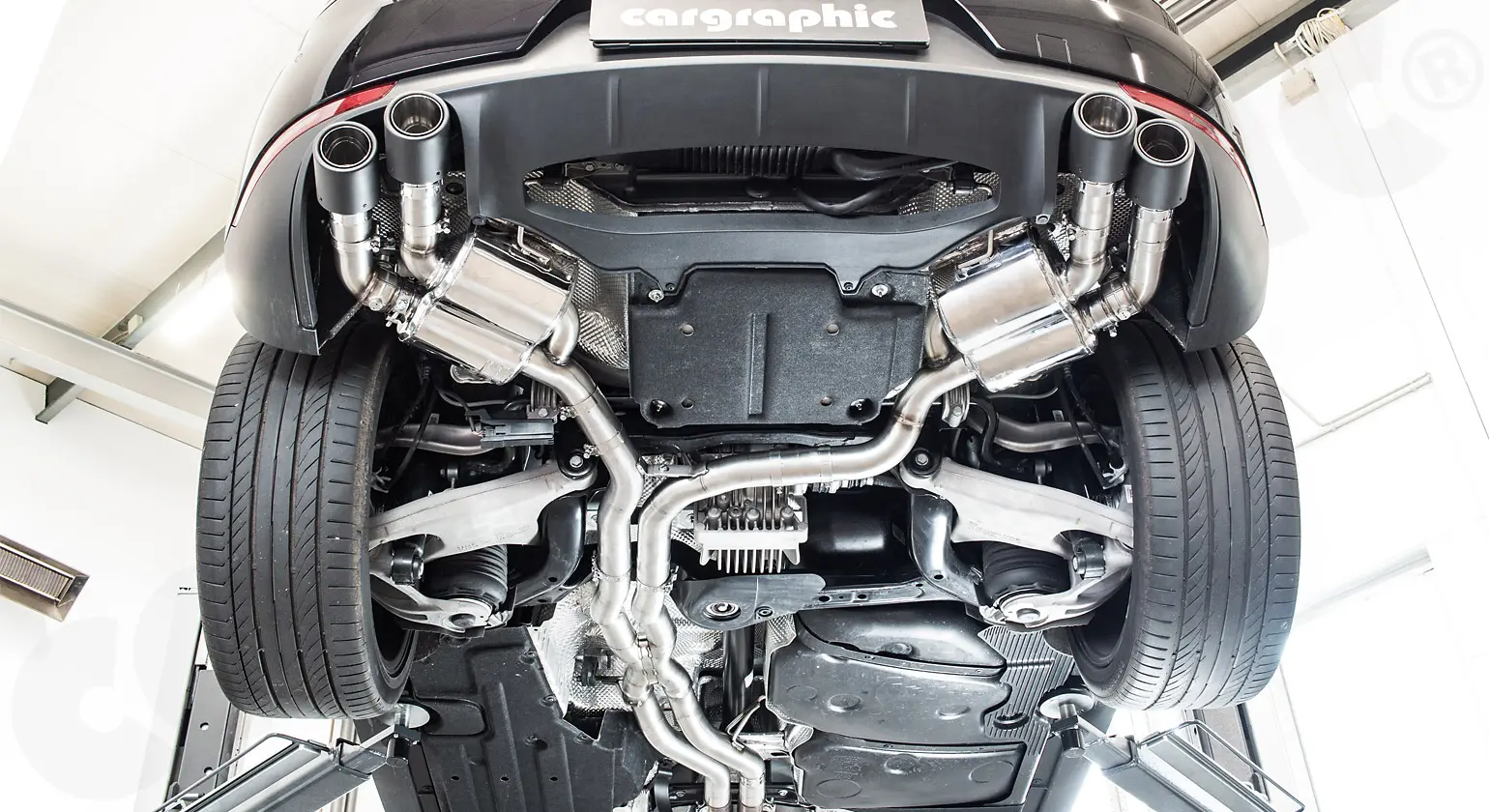 CARGRAPHIC Sportabgasanlage für Porsche Macan Bild