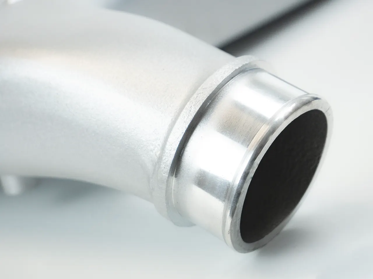 HF-Series Ladeluftkühler für Audi A4/A5 B9