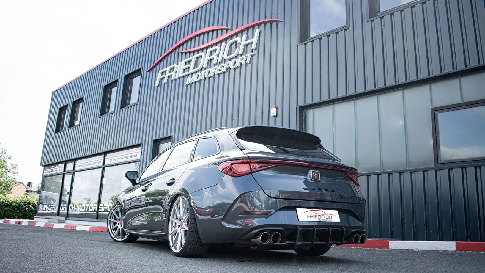 Friedrich Motorsport Duplex-Anlage für Seat Leon Foto