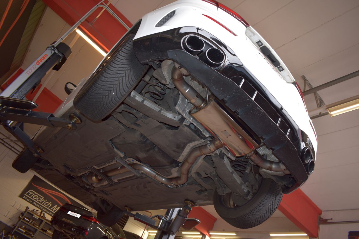 Friedrich Motorsport Duplex-Anlage für Mercedes W177 