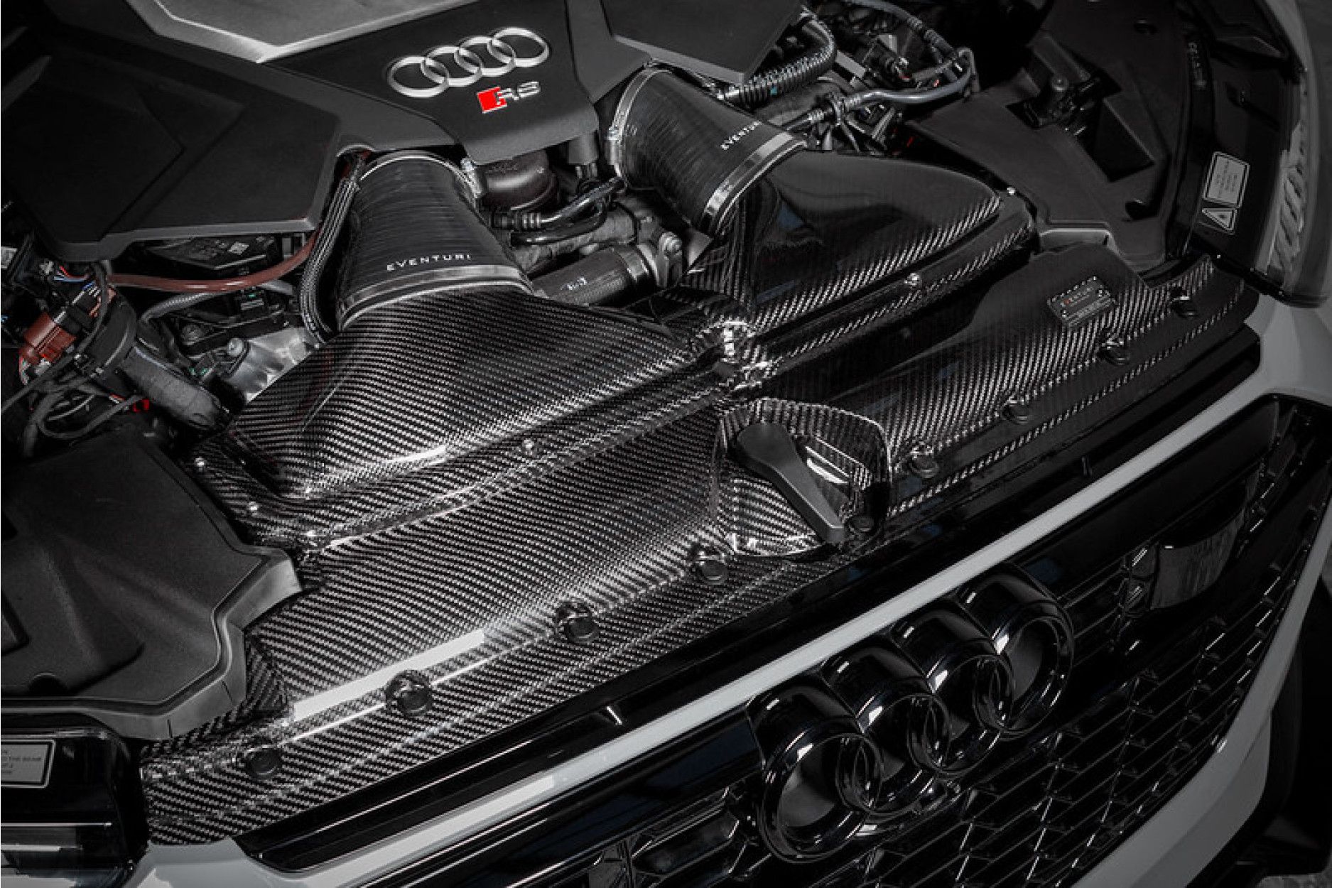 Eventuri Carbon Ansaugsystem Audi C8 RS6/RS7 Bild
