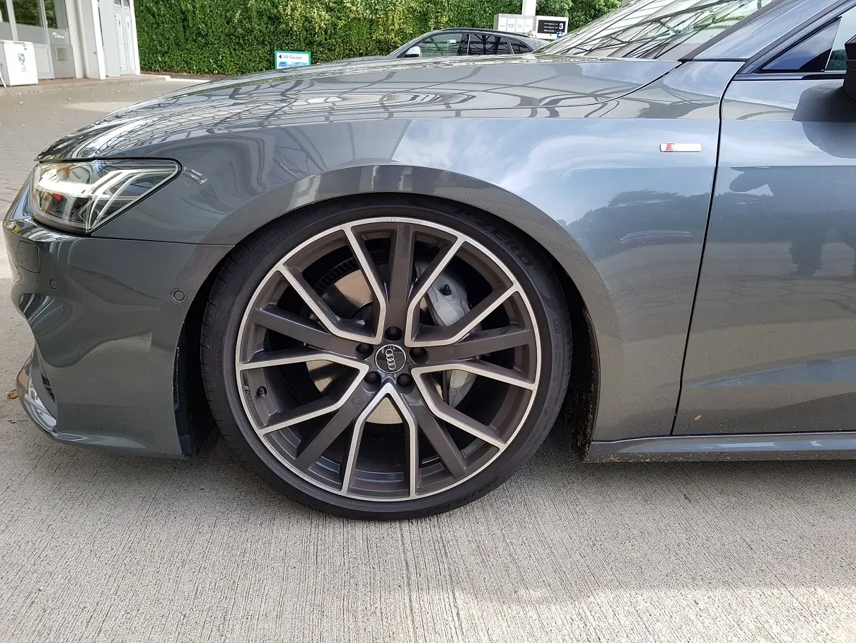 CETE Active Suspension für Audi A8 S8 4N APP-gesteuert Foto