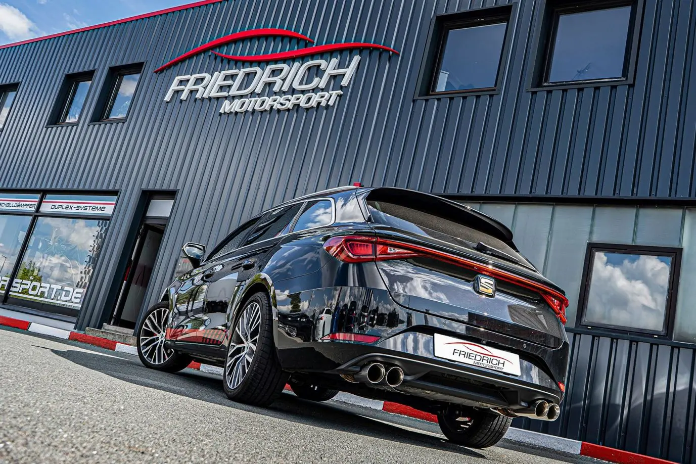  Friedrich Motorsport Duplex-Endschalldämpfer Seat Leon Foto