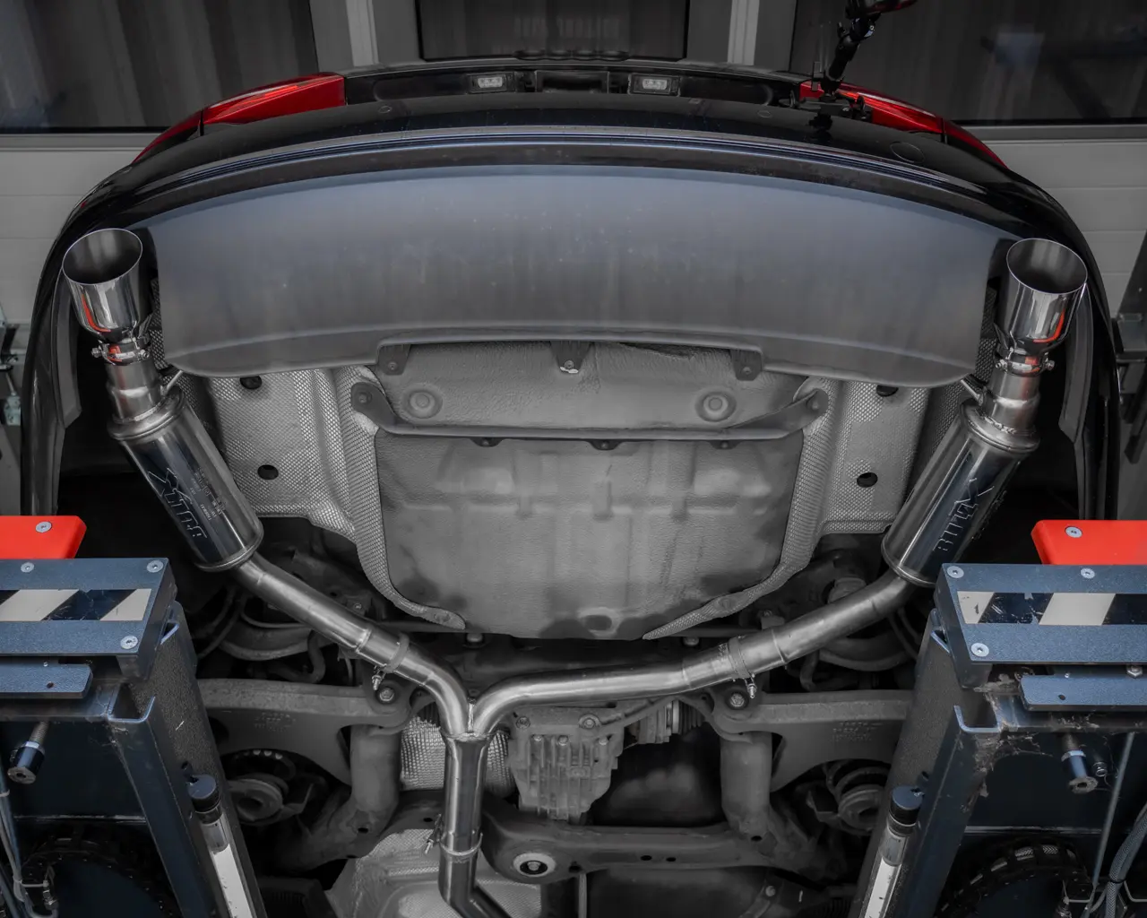 Bull-X ECE Abgasanlage 2,75 Zoll für Audi A4/A5 B8 Foto