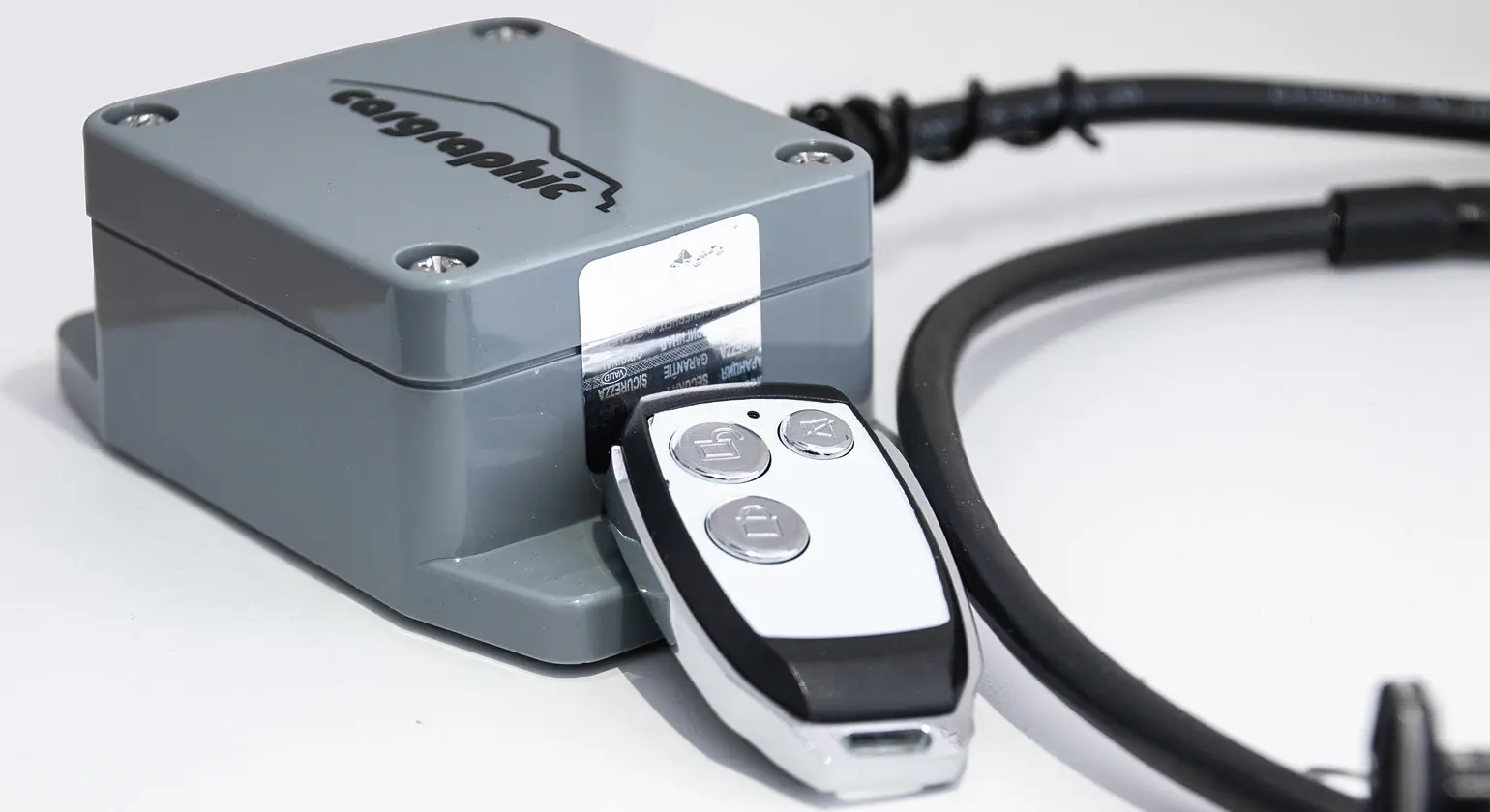 CARGRAPHIC Sportauspuff für Porsche Panamera 971 Anleitung