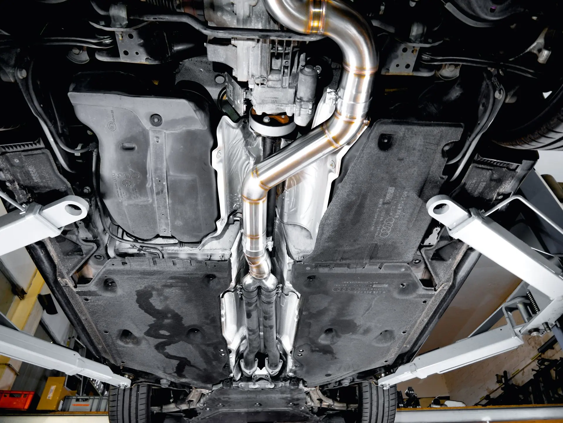 Hurricane 3,5 Zoll Abgasanlage für Audi TT RS 8S Informationen