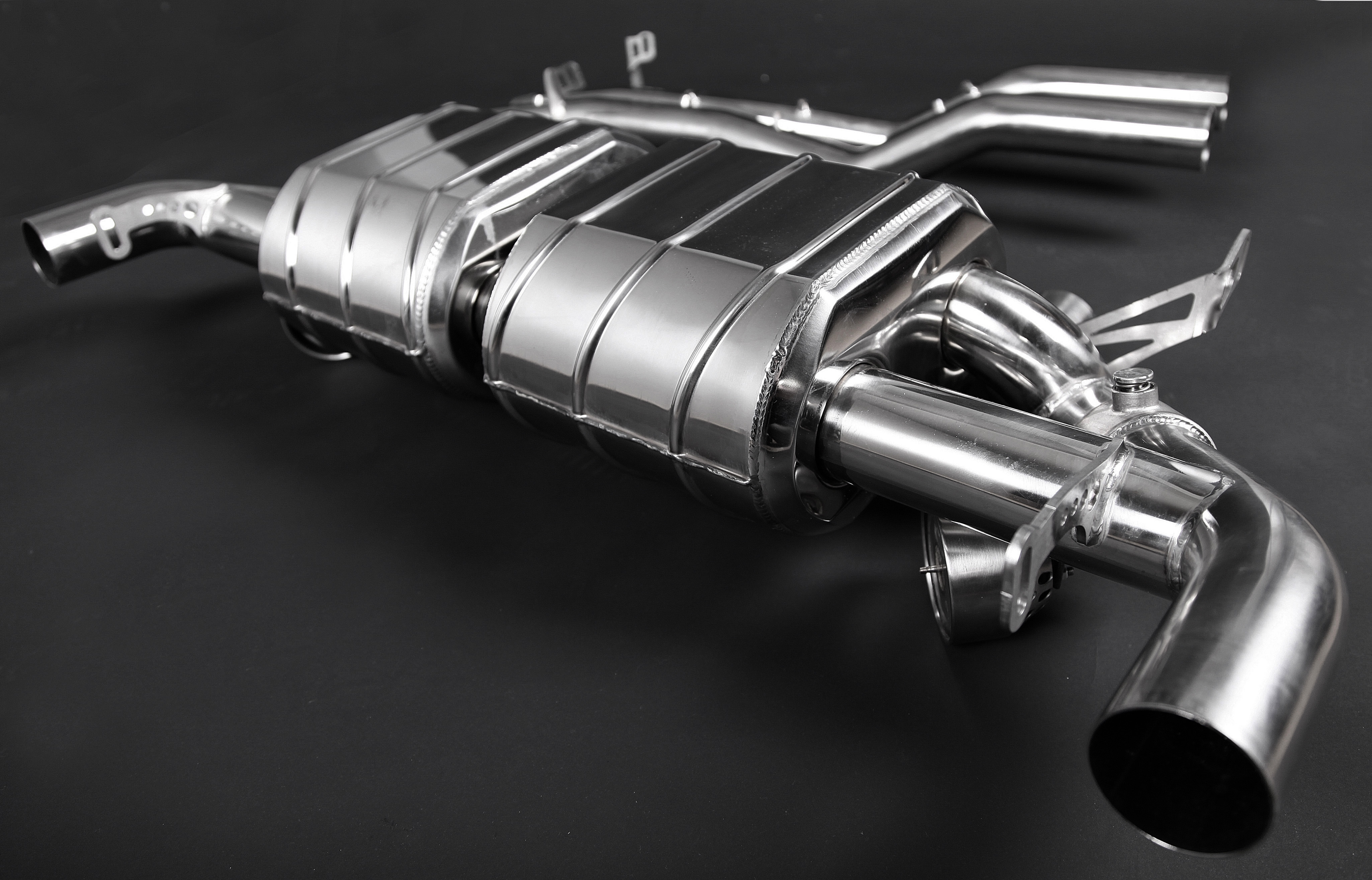 Capristo Endschalldämpfer ohne Gutachten, Aston Martin DBS und DB9 Capristo Endschalldämpfer für Aston Martin DBS/DB9 kaufen