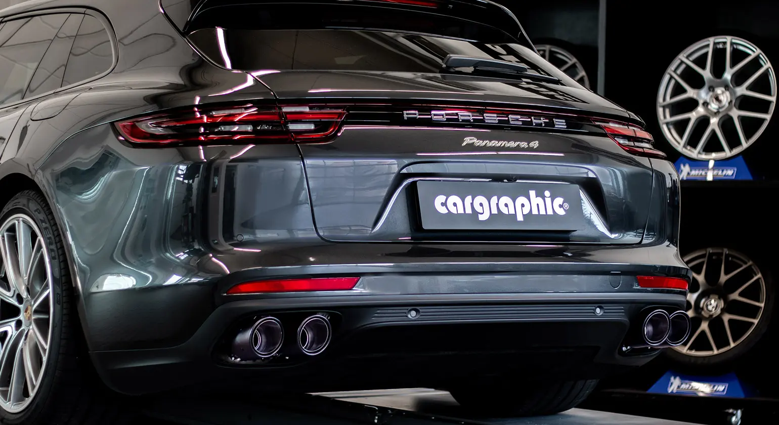 CARGRAPHIC Doppelendrohrsatz für Porsche Panamera 971 Foto