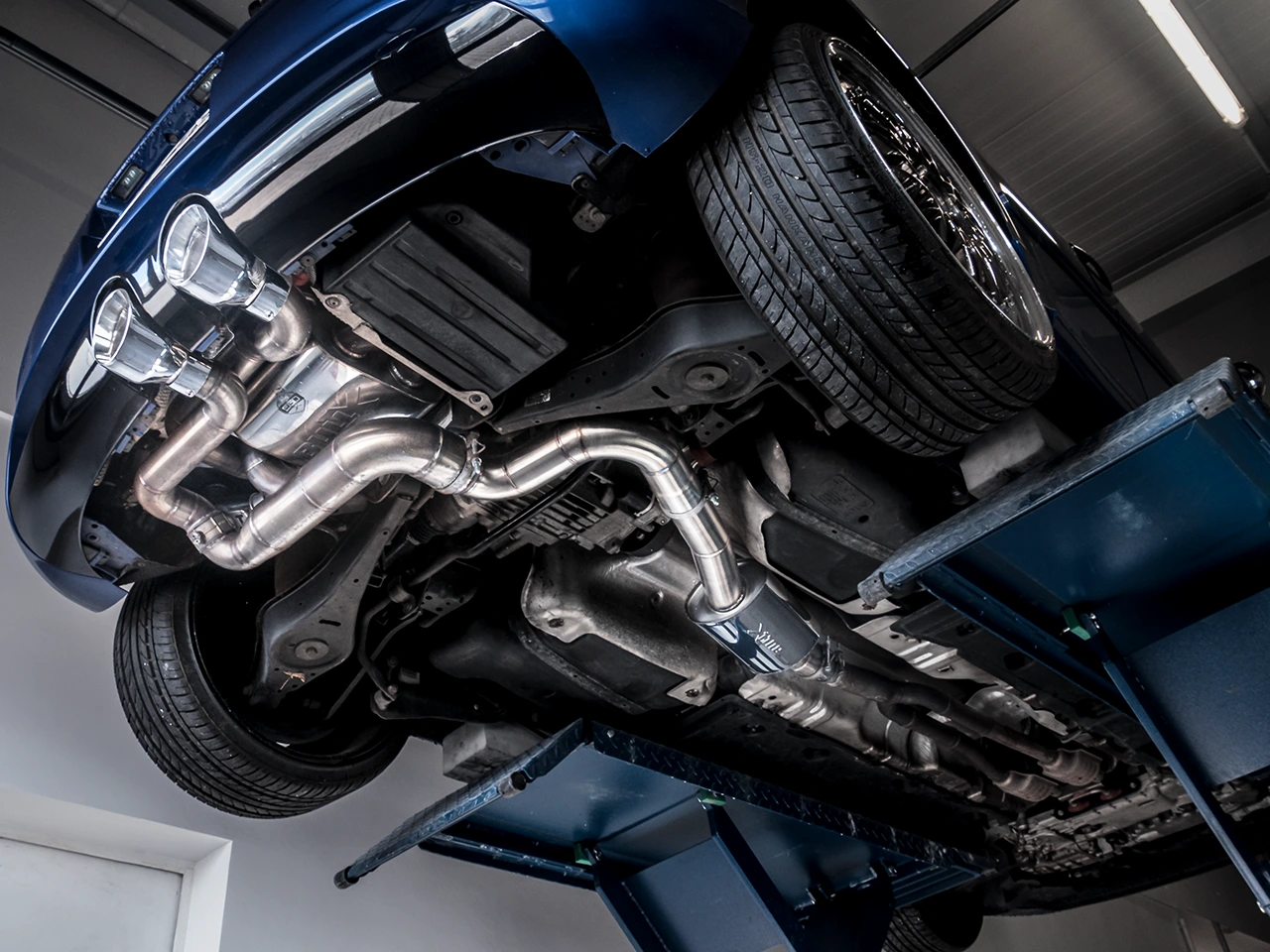 EGO-X Abgasanlage 3,5 Zoll für VW Golf 5 R32 & Golf 6 R