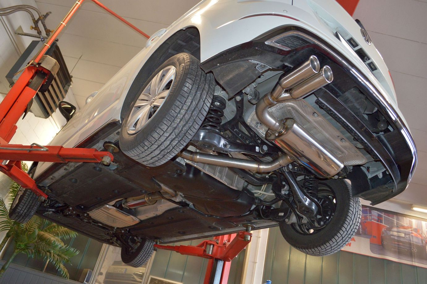 Friedrich Motorsport Gruppe A für VW Touran 5T Foto