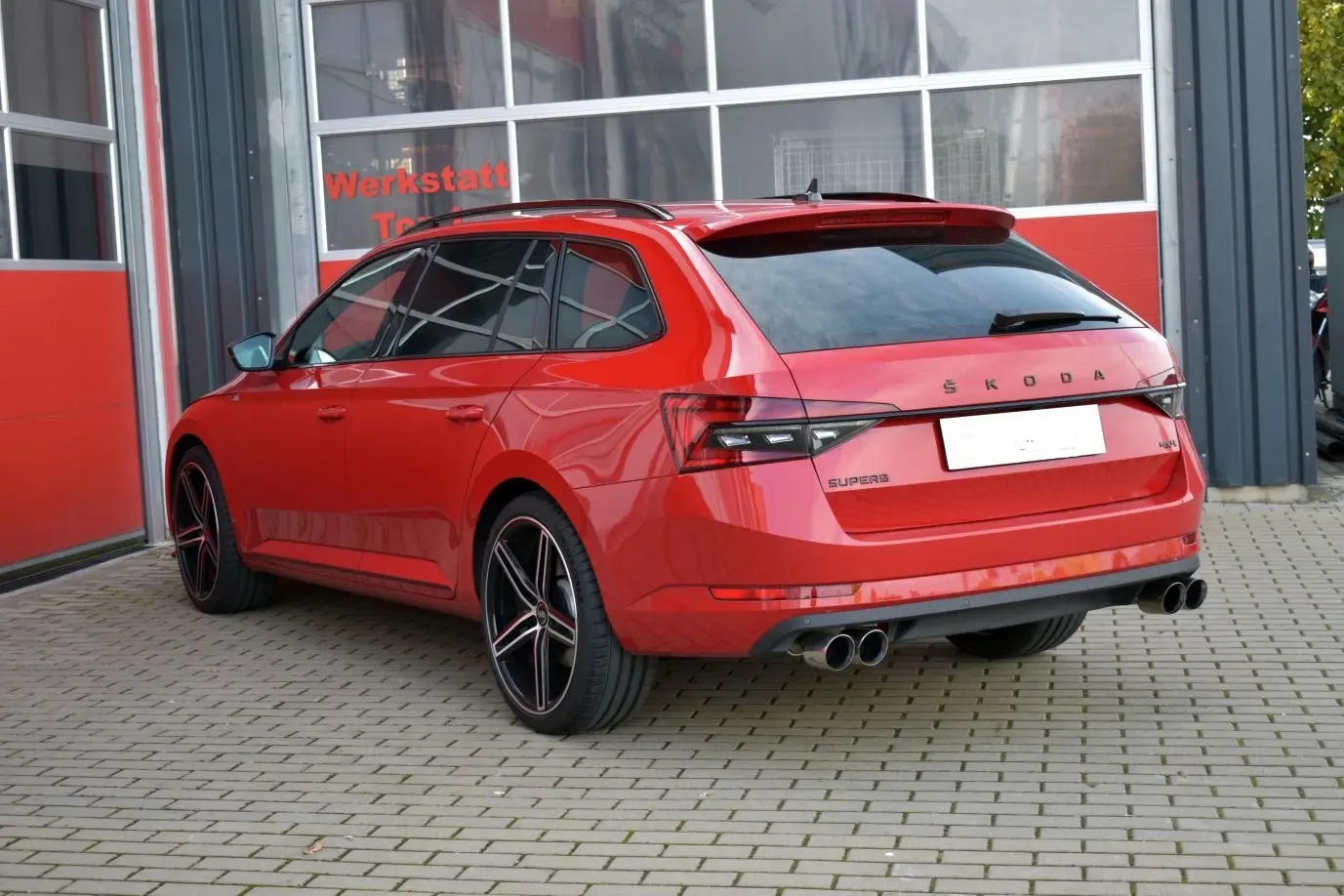 Friedrich Motorsport Duplex 76mm für Skoda Superb Foto