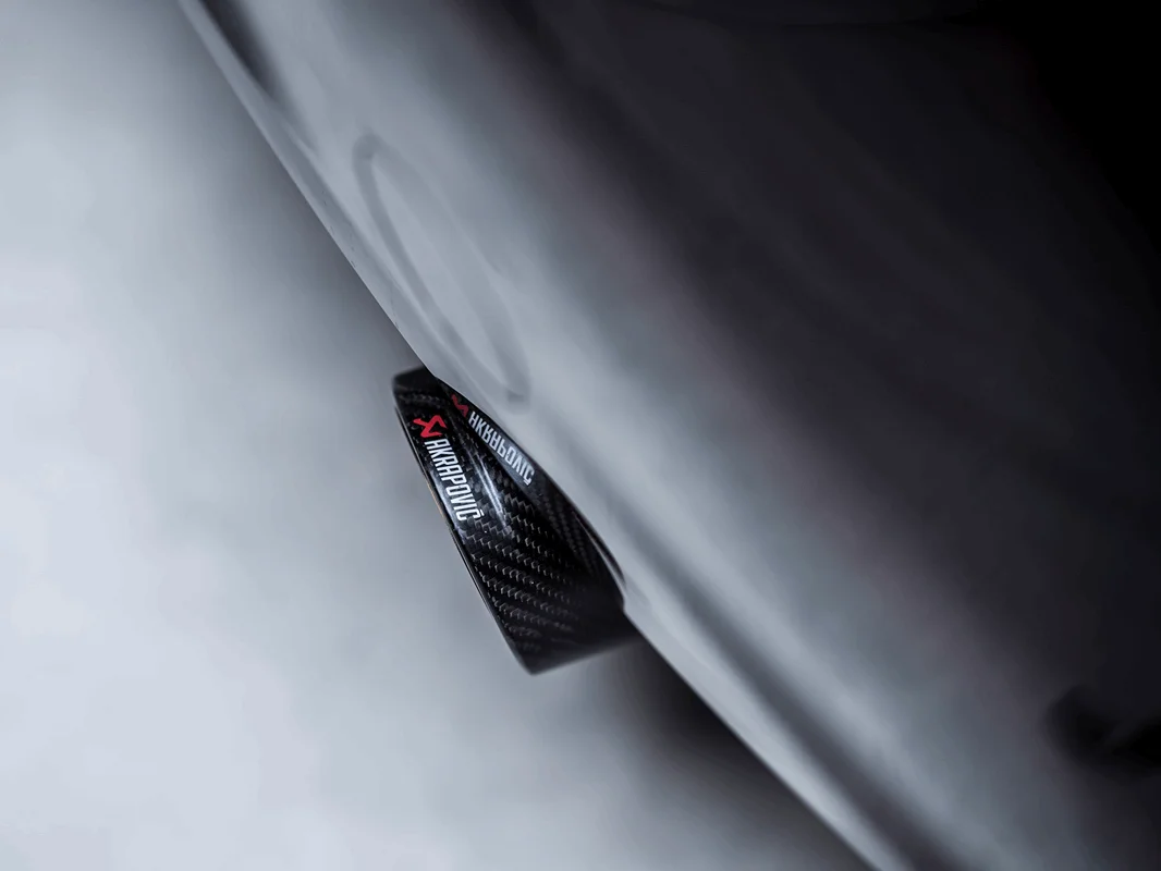 Akrapovic Slip-On Titanium für BMW 340i/440i günstig