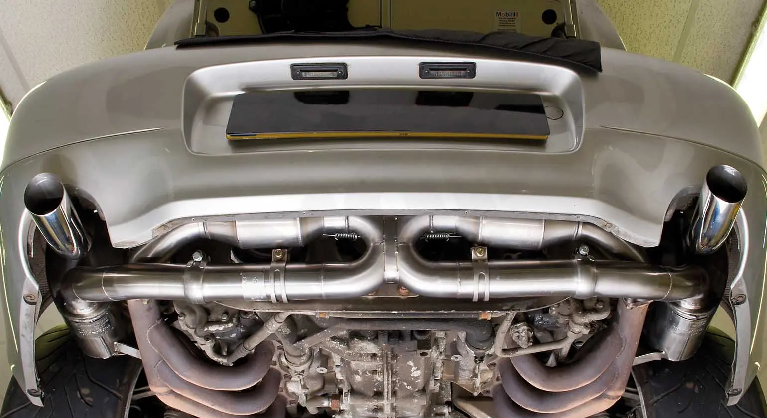 CARGRAPHIC Motorsportabgasanlage für Porsche 996.1 GT3 Bild