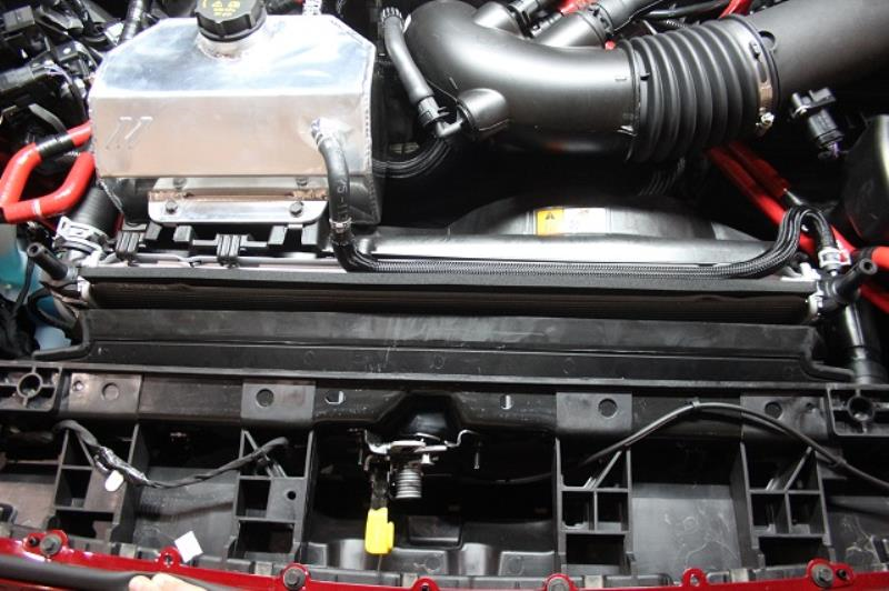 Mishimoto Aluminiumkühler für Ford Mustang GT 15+ Anleitung
