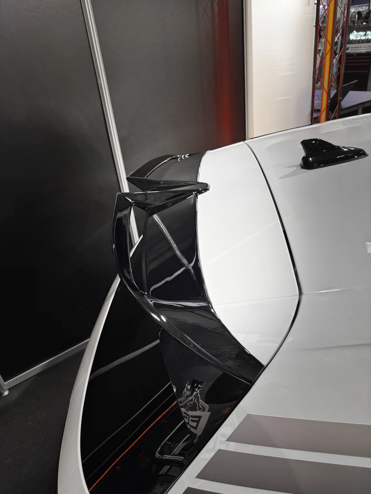 Heckspoiler Golf 8 R & GTI Clubsport PerformanceBild