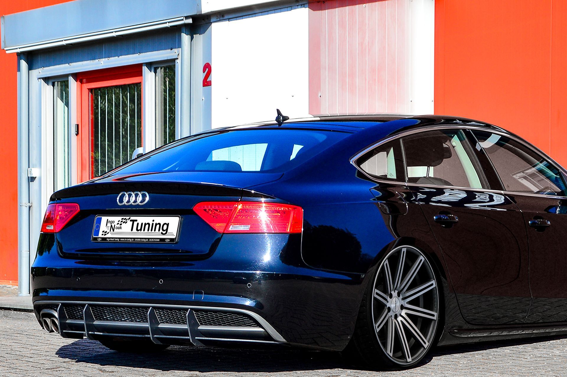 Ingo Noak Gefräster Heckansatz für Audi A5 B8 Facelift mit S-Line Diffusor und Endrohr links