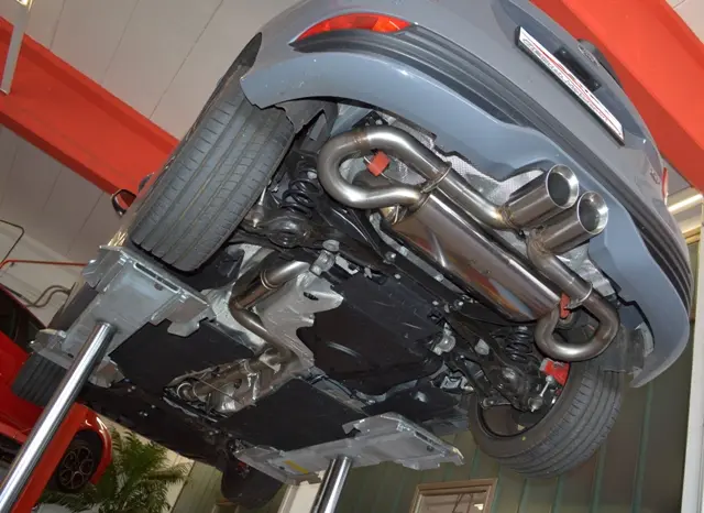 Friedrich Motorsport 76mm Anlage für Ford Focus ST Foto