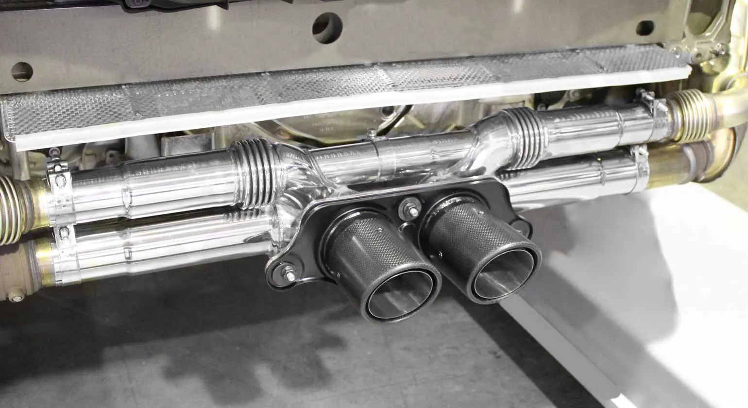 CARGRAPHIC Endschalldämpferrohr für Porsche 991.2 Foto